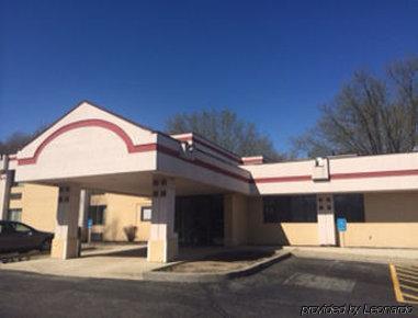 Motel Super 8 By Wyndham Logansport Exterior foto